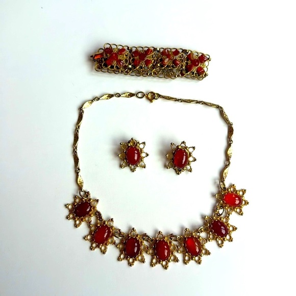 Vintage Elegant Gold and Orange Jewelry Set - Picture 7 of 8